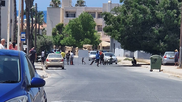 Πάφος: Πετούσαν ότι έβρισκαν στη δομή ανηλίκων μεταναστών