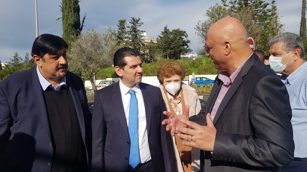 Την νέα Μονάδα Αιμοκάθαρσης του ΓΝ Πάφου επισκέφτηκε ο Υπουργός Υγείας (ΦΩΤΟ) Την νέα Μονάδα Αιμοκάθαρσης του ΓΝ Πάφου επισκέφτηκε ο Υπουργός Υγείας (ΦΩΤΟ)