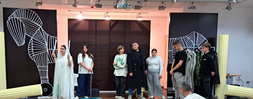 Ευριπίδη «Τρωάδες» από την ΤΕΣΕΚ Πάφου Ευριπίδη «Τρωάδες» από την ΤΕΣΕΚ Πάφου