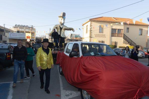 Φαγοπότι και γλέντι στην πανηγυρική είσοδο του Βασιλιά Καρνάβαλου «Επενδυτή» στην Π. Χρυσοχούς (ΦΩΤΟ)