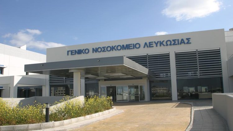 Στο Νευροχειρουργικό του ΓΝ Λευκωσίας κρίσιμα οδηγός αγωνιστικής μοτοσικλέτας