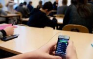 Tέλος τα κινητά τηλέφωνα σε Γυμνάσια και Λύκεια