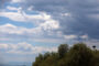 Τοπικά αυξημένες νεφώσεις, ενώ ενδέχεται να σημειωθούν μεμονωμένες ελαφρές βροχές