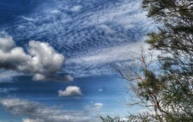 Ασθενής χαμηλή πίεση επηρεάζει την περιοχή, ενώ ψυχρή αέρια μάζα αναμένεται από τη Δευτέρα