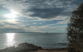 Καιρός: Συννεφιασμένο σκηνικό με σκόνη από αύριο