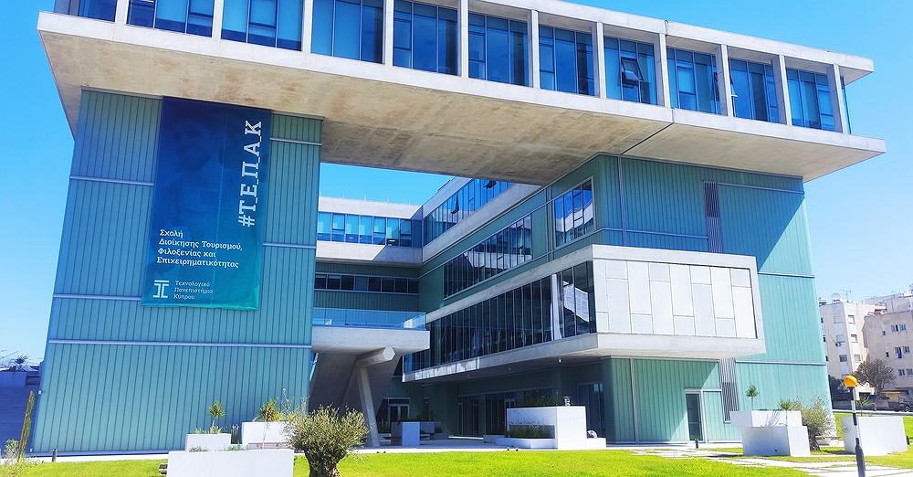 Τα Χριστουγεννιάτικα φώτα ανάβουν στο ΤΕΠΑΚ στην Πάφο!