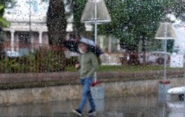 Καιρός: Βροχές, καταιγίδες και σκόνη - Σε ισχύ η κίτρινη προειδοποίηση