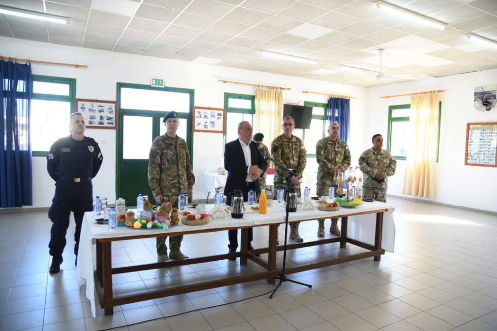 Σε στρατόπεδο της Πάφου ο Βασ. Πάλμας