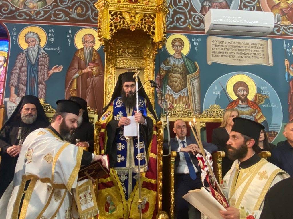 Την στήριξη του προς τον Μητροπολίτη Πάφου φέρεται να δίνει ο ΠτΔ