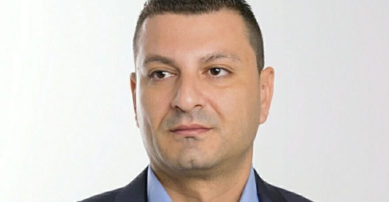 Συνάντηση βουλευτή ΔΗΣΥ Πάφου Χαρ.Πάζαρου με τον ΥΠΟΙΚ