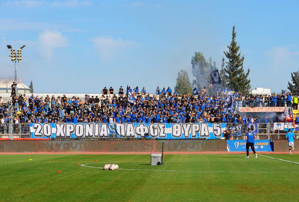 Πάφος F.C: Γιορτινή ατμόσφαιρα επικρατεί μέσα και έξω από το γήπεδο – Φώτο, Βίντεο