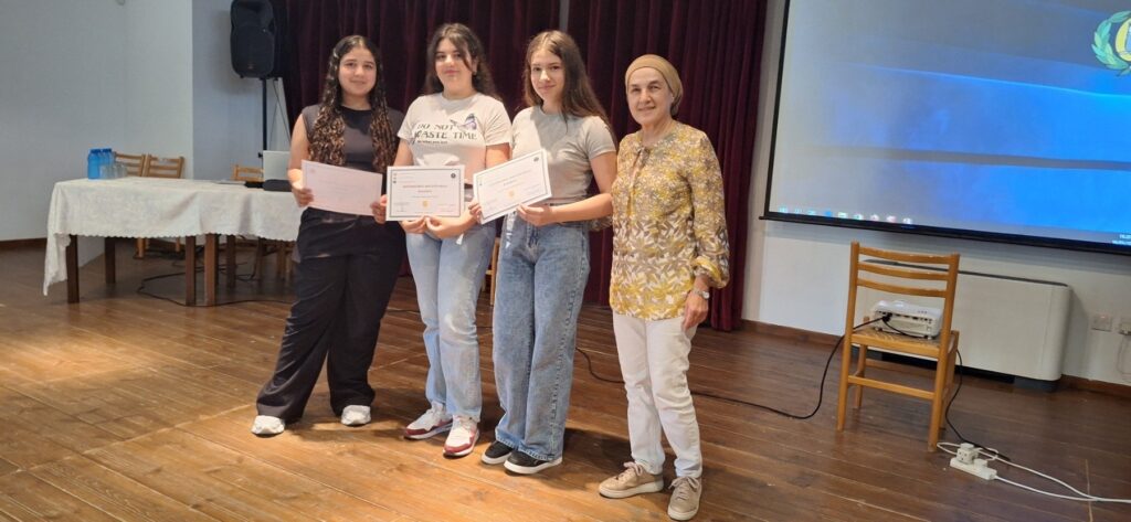 Μαθητική Φωτογραφική Έκθεση στο Γυμνάσιο Κάτω Πύργου Τηλλυρίας: «Φύση και Περιβάλλον του Κάτω Πύργου»