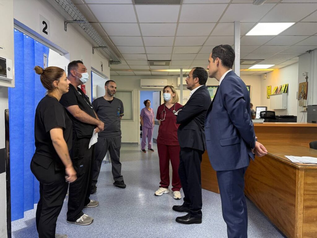 Απροειδοποίητη επίσκεψη στο ΓΝ Πάφου πραγματοποίησε ο Πρόεδρος