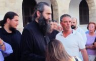 Εκδήλωση διαμαρτυρίας, για την παύση του Μητροπολίτη Πάφου Τυχικού