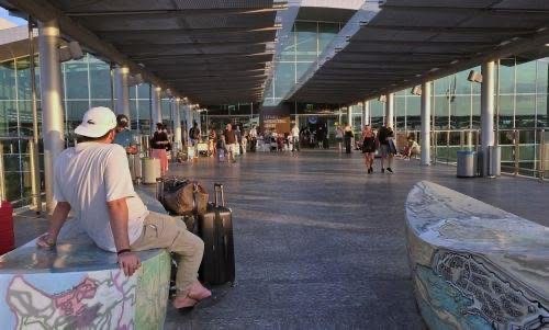 Για πρώτη φορά πέραν των 4 εκ. οι επιβάτες αεροδρομίων Λάρνακας-Πάφου στο 5μηνο