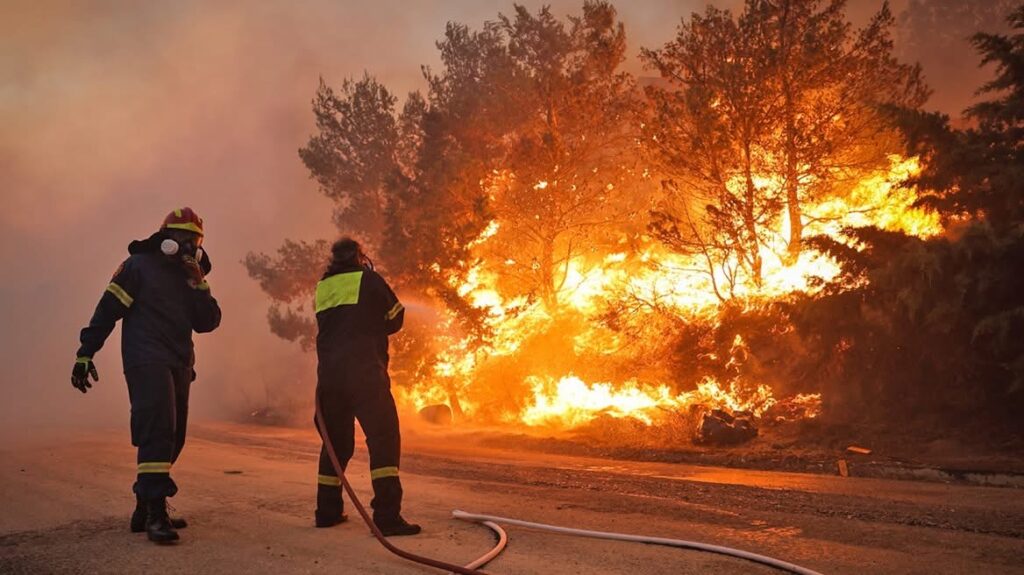 Νυχτερινή κινητοποίηση για ΠΥ μετά από πυρκαγιά σε δύο εστίες σε κοινότητες Πάφου
