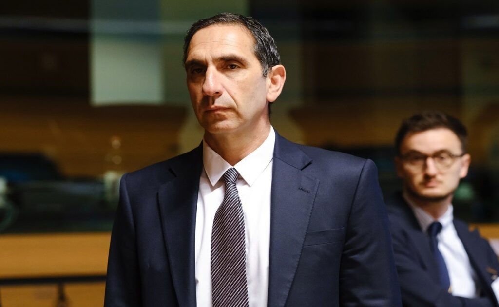 Με τελική πρόταση για εγκλωβισμένους αγοραστές προχωρούν ΥΠΕΣ και Επ. Νομικών