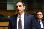 Με τελική πρόταση για εγκλωβισμένους αγοραστές προχωρούν ΥΠΕΣ και Επ. Νομικών