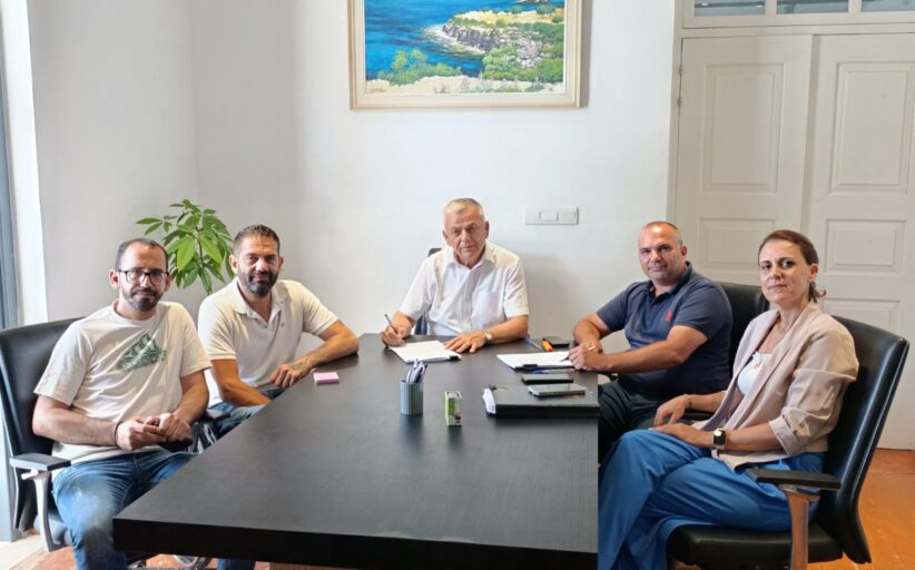 Υπογραφή συμβολαίων για 