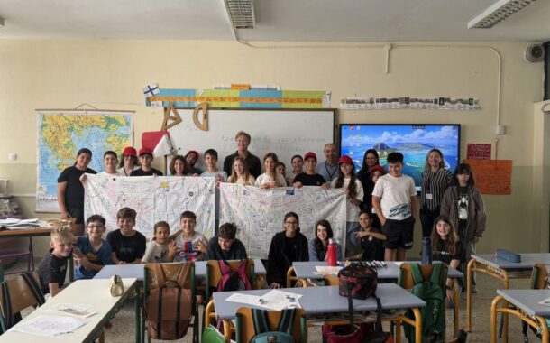 8+3 κόκκινα καπέλα στην Αθήνα! Ομαδική κινητικότητα μαθητών του Δημοτικού Σχολείου Μεσόγης σε πρόγραμμα Erasmus+ στην Αθήνα