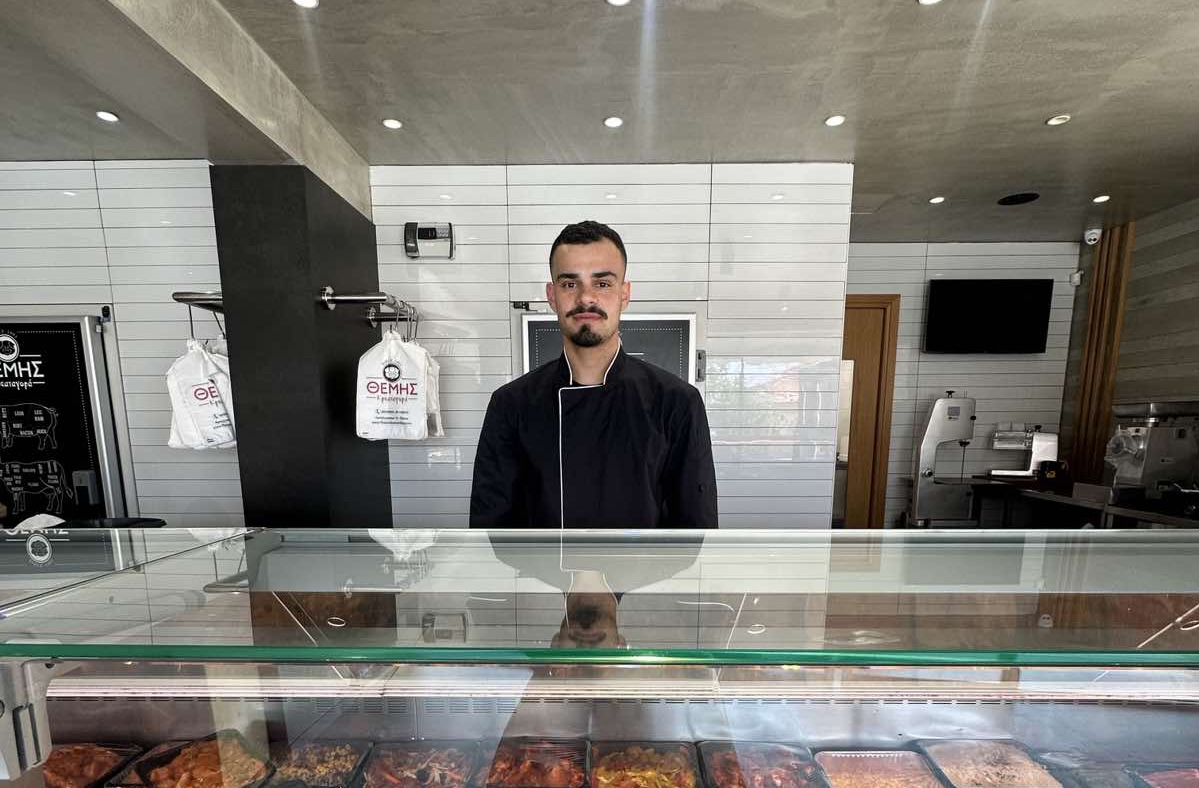 Σταύρος Σοφρωνίου : Ο Νεαρότερος Κρεοπώλης της Πάφου !
