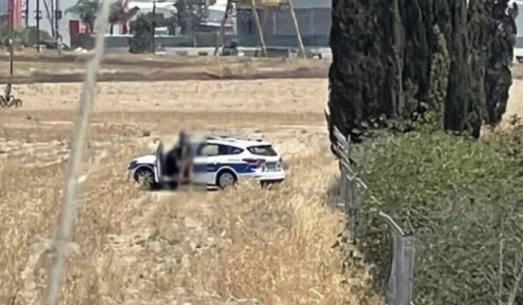 Διώκονται πειθαρχικά οι δύο αστυνομικοί για τις δημόσιες ερωτικές περιπτύξεις σε περιπολικό