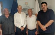 Συνάντηση Χρύσανθου Σαββίδη και οδηγών ταξί με Υπουργό Μεταφορών
