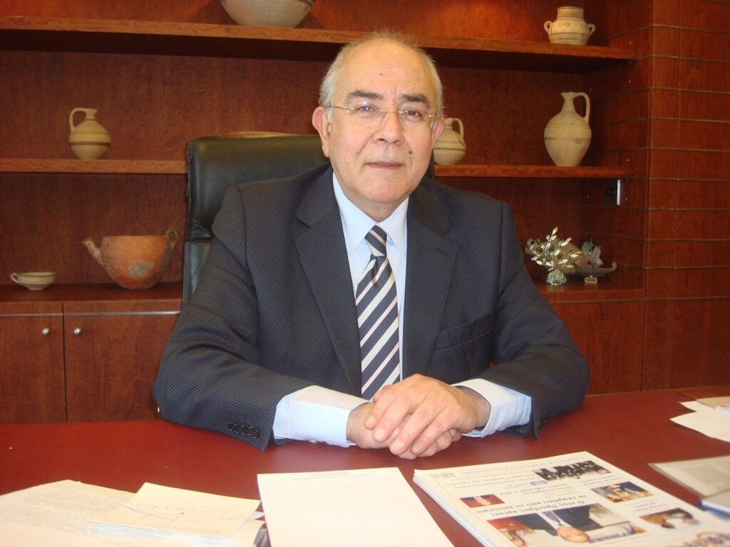 Ομήρου: ΣΕΠΤΕΜΒΡΙΟΣ 1974 – ΜΙΑ ΛΑΜΠΡΗ ΣΕΛΙΔΑ ΣΤΗΝ ΙΣΤΟΡΙΑ ΤΗΣ ΠΑΦΟΥ