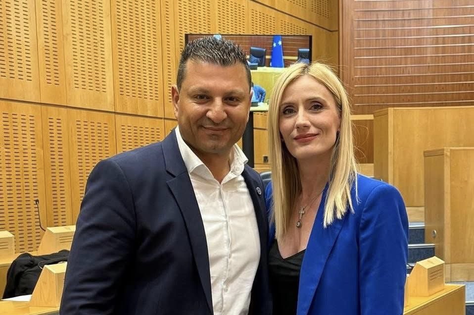 ΠΑΖΑΡΟΣ: ΨΗΦΙΣΤΗΚΕ Η ΠΡΟΤΑΣΗ ΝΟΜΟΥ, ΣΤΟΠ ΣΤΙΣ ΚΑΤΑΧΡΗΣΤΙΚΕΣ ΚΑΙ ΚΑΚΟΒΟΥΛΕΣ ΠΡΟΣΦΥΓΕΣ ΓΙΑ ΔΗΜΟΣΙΑ ΕΡΓΑ