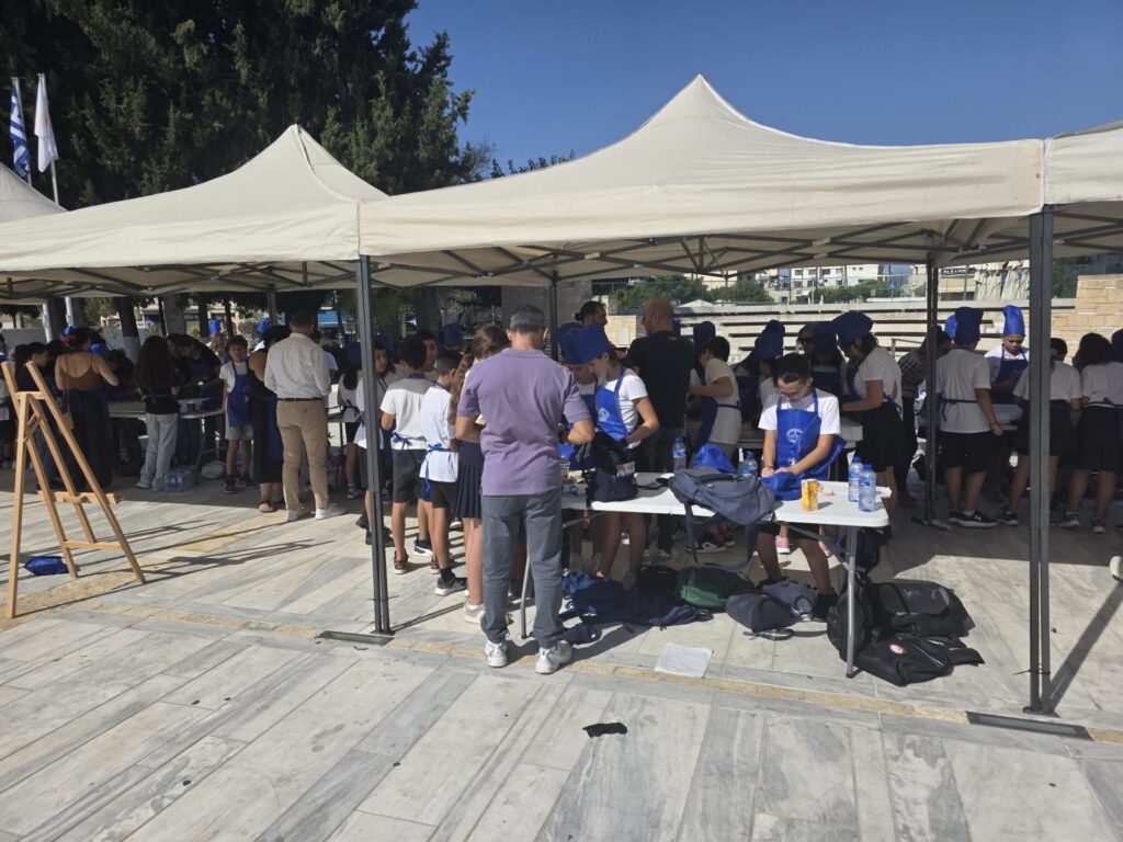 Λουκούμι «πρώτο πράμα» στην Γεροσκήπου: ΦΩΤΟ από κοσμοσυρροή, μεγάλη η ανταπόκριση