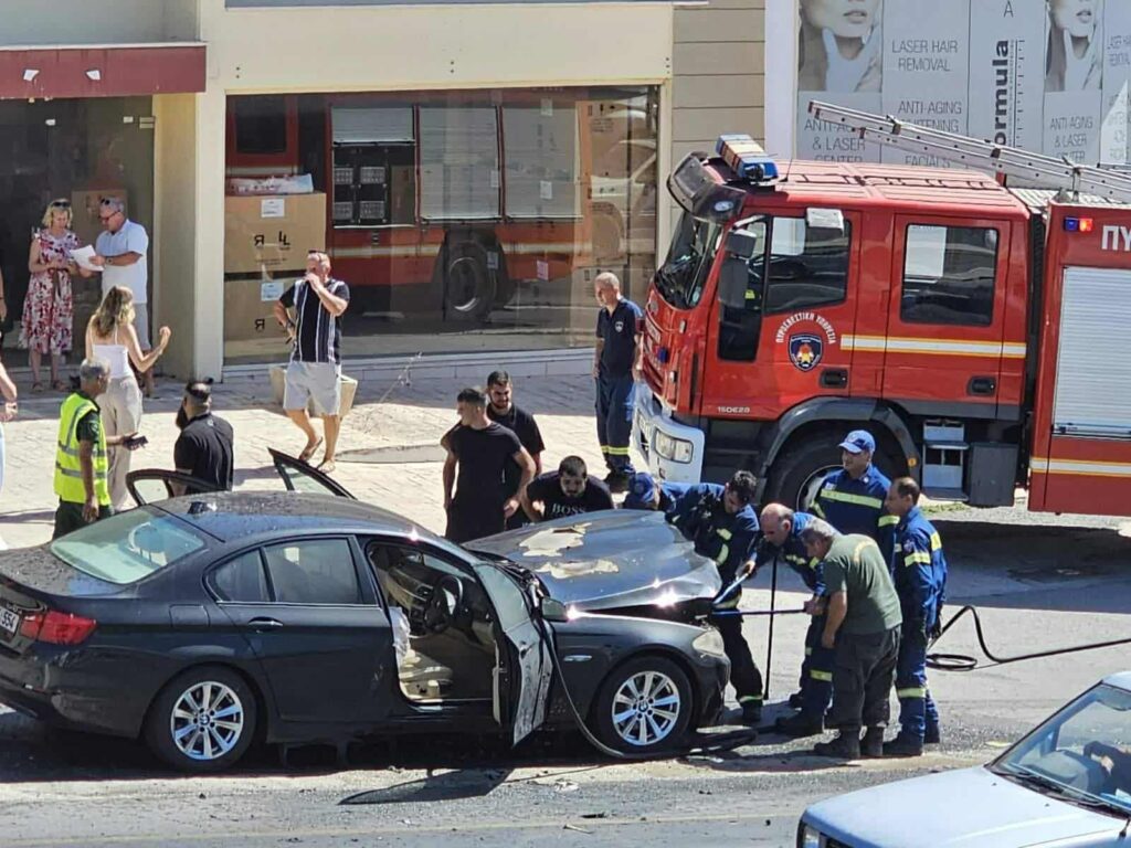 Αυτοκίνητο πήρε φωτιά εν κινήσει στην Πάφο