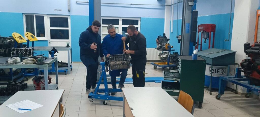 Ξεκίνησαν   και συνεχίζονται οι εγγραφές στην Εσπερινή Σχολή Τεχνικής και Επαγγελματικής Εκπαίδευσης Πάφου (ΕΣΤΕΕ)