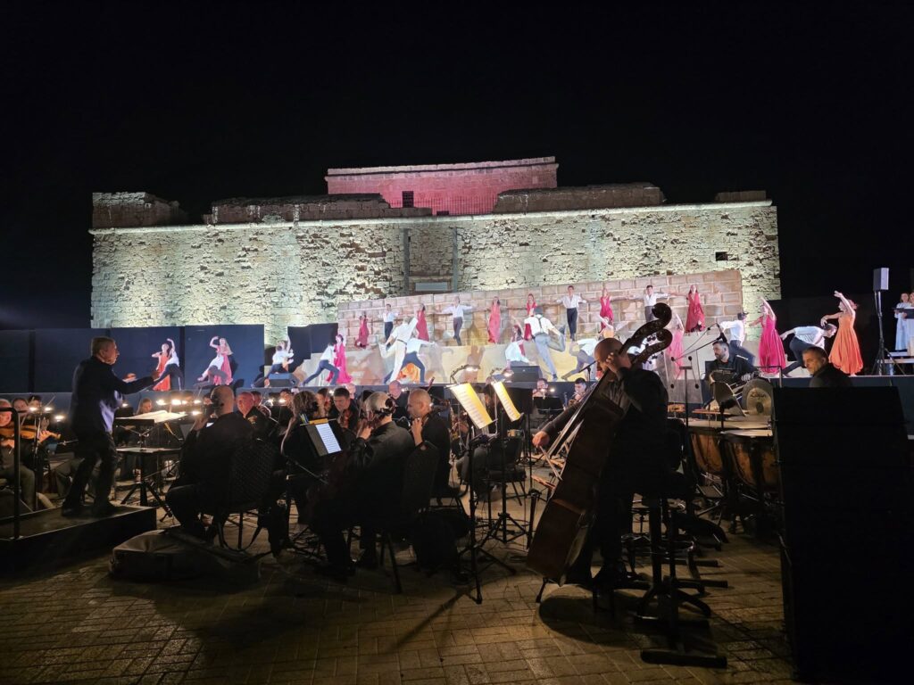 Ο διάσημος χορός του Ζορμπά στο Μεσαιωνικό κάστρο της Κ.Πάφου