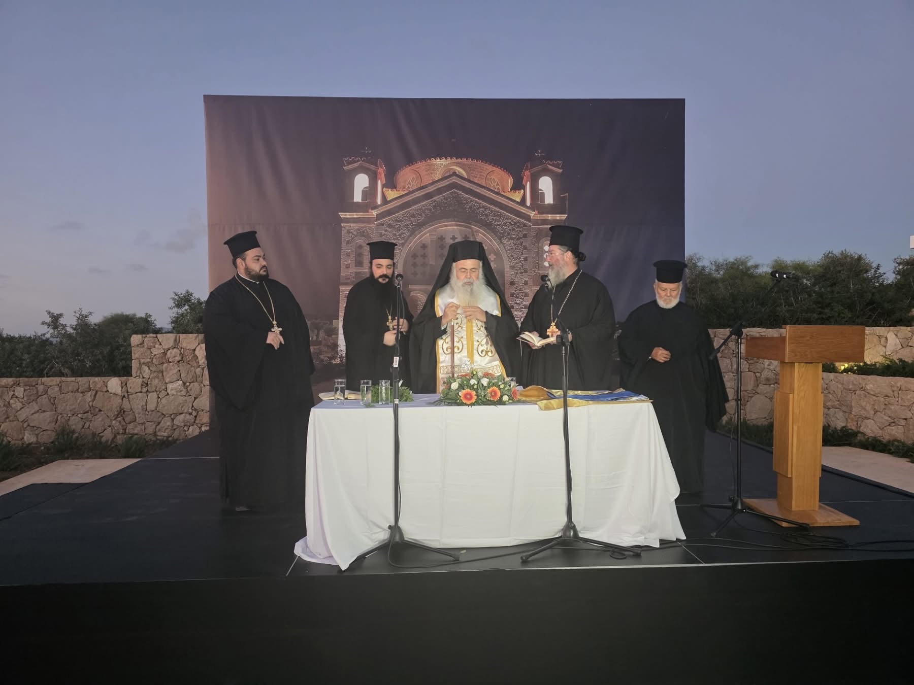 Πλούσιο ΦΩΤΟΡΕΠΟΡΤΑΖ από τα εγκαίνια της ανακαινισμένης πλατείας Αγίου Γεωργίου Πεγειας