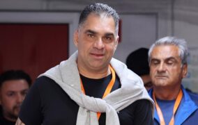 Στα λευκά το αντίο στον Δημοσθένους: Σήμερα η κηδεία