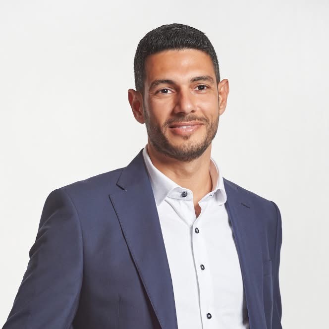 Ο ΒΟΥΛΕΥΤΗΣ ΑΚΕΛ Β. ΦΑΚΟΝΤΗΣ ΜΕΤΑ ΑΠΟ ΣΥΝΕΔΡΙΑ ΕΠΙΤΡΟΠΗΣ ΜΕΤΑΦΟΡΩΝ