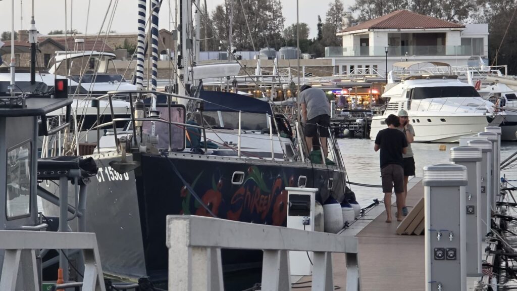 Γύρω στα μεσάνυκτα αναχωρεί το «Σειρήν» μετά το ανεφοδιασμό του