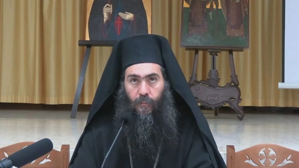 Δεν ενεργεί  ως δικηγόρος του Επισκόπου Τυχικού αλλά τον στήριξε ως Ορθόδοξος χριστιανή αναφέρει η Ευαγγελία Πουλλά