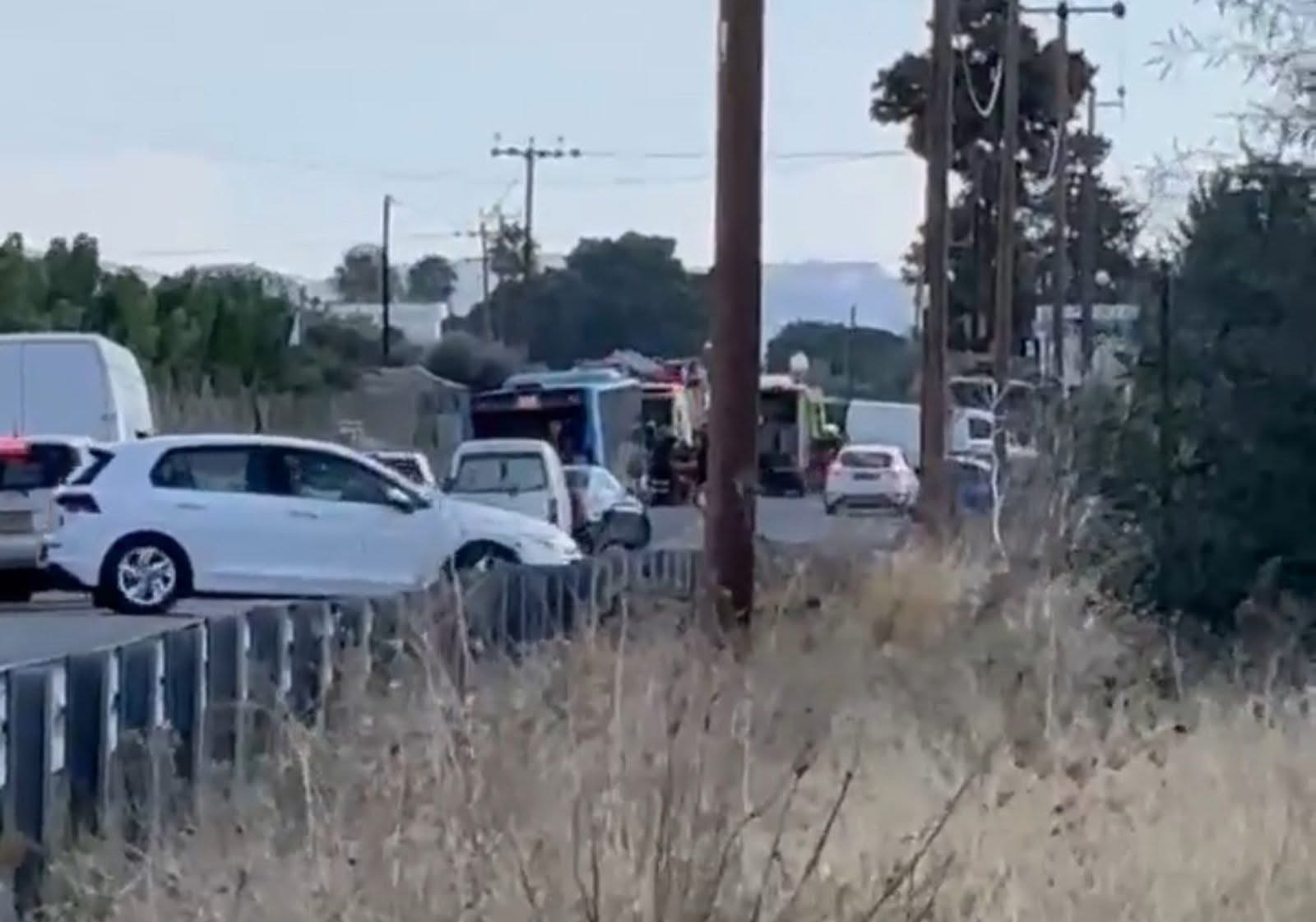 Σύγκρουση τεσσάρων οχημάτων στην Πάφο, απεγκλώβισαν πρόσωπα-Ποια η κατάσταση υγείας τους