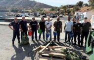 Εκστρατεία καθαρισμού: Περίπου 800 κιλά αδρανή υλικά ανασύρθηκαν από τον βυθό στο λιμανάκι Πωμού