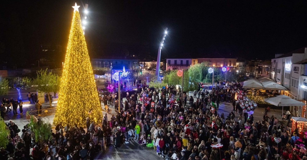 Η Πάφος φωτίζεται και γιορτάζει
