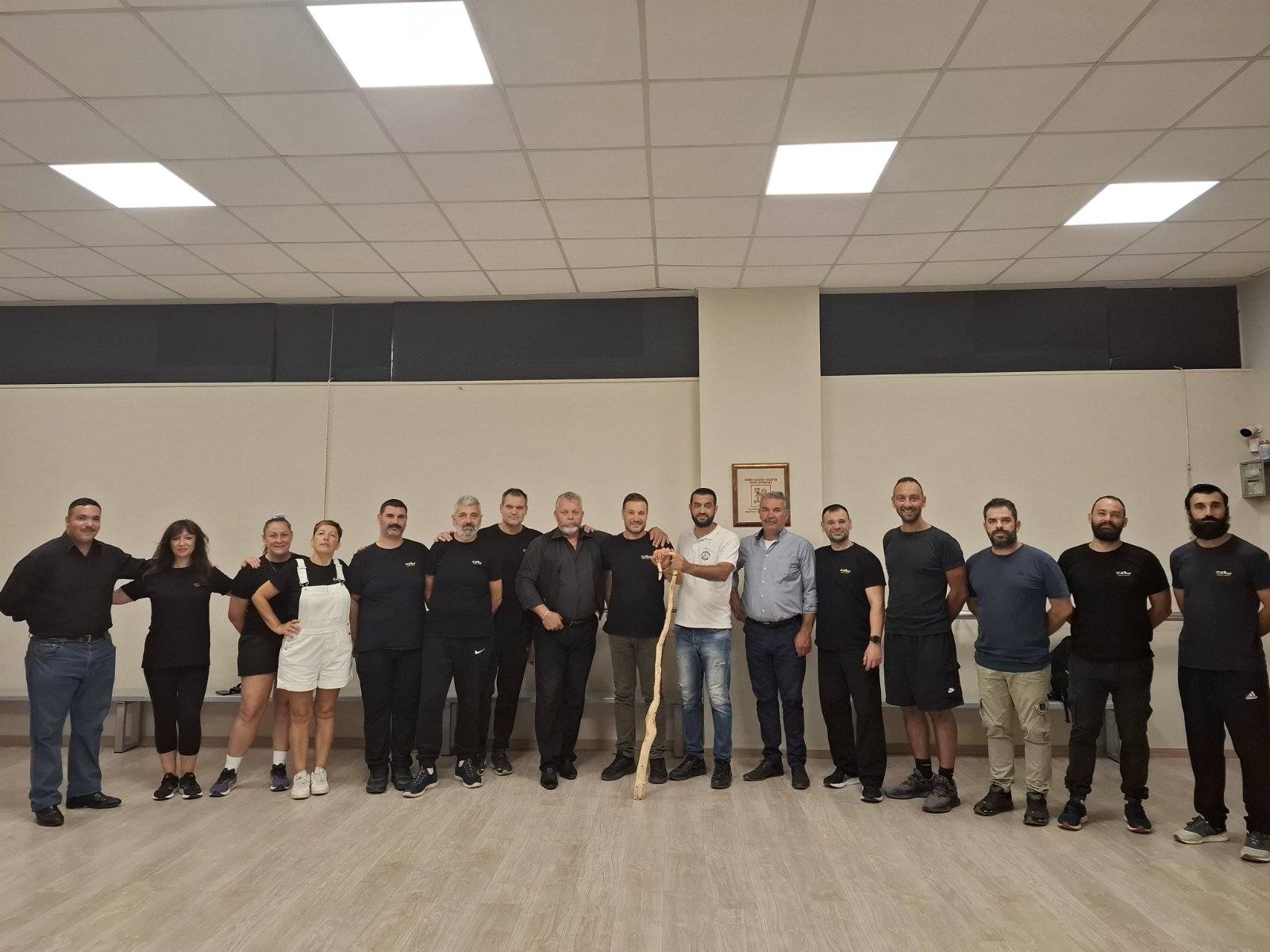 Επίσκεψη της σχολής χορού Ιεροί Κήποι στην Σχολή Χορού ΖΑΛΟΣ στα Χανιά