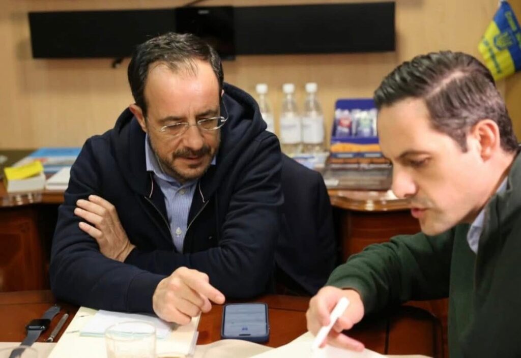 Επαφές με Ζελένσκι ο Χριστοδουλίδης