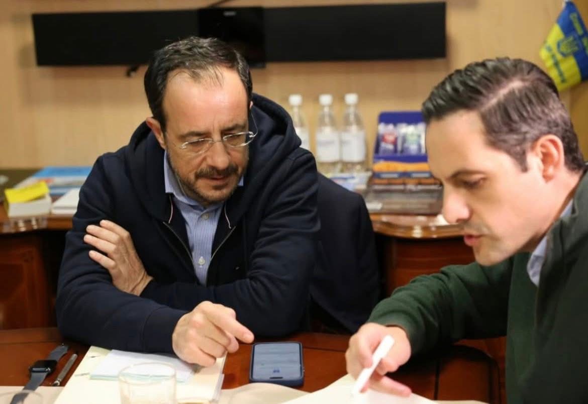 Επαφές με Ζελένσκι ο Χριστοδουλίδης