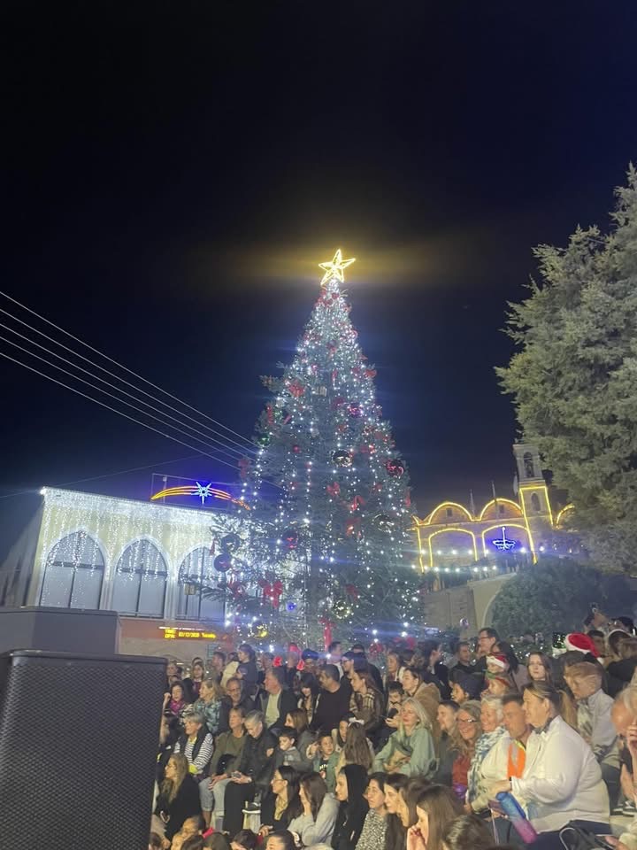Φωταγώγηση του Χριστουγεννιάτικου διάκοσμου χτες στον Δ. Ακάμα