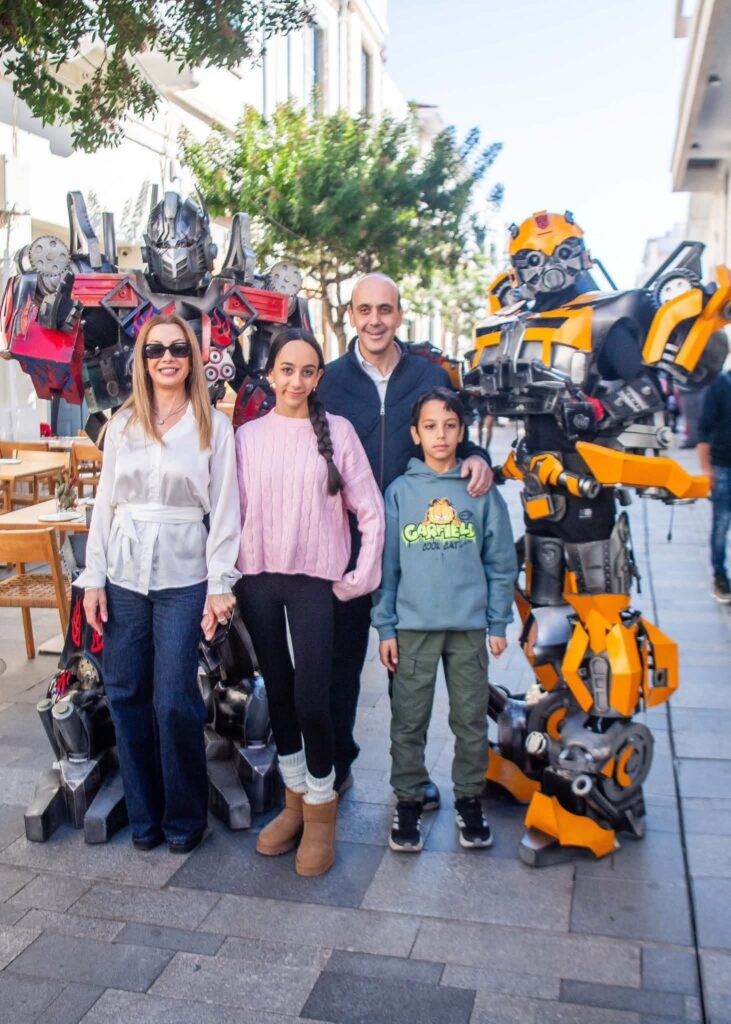 Φαίδωνος : « Γέμισε με Άη Βασίληδες και πλήθος κόσμου σήμερα το κέντρο της πόλης»