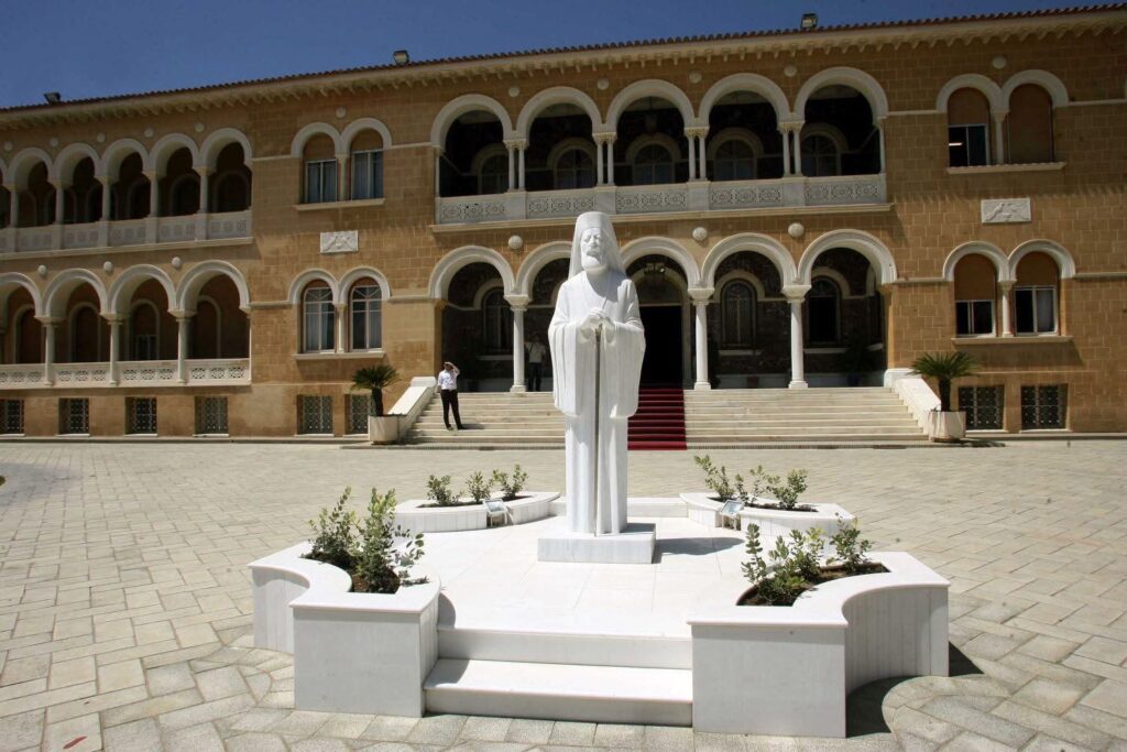 Έντονες αντιδράσεις στην Πάφο για τη μη σύγκληση της Ιεράς Συνόδου και την καθυστέρηση εκλογής νέου Μητροπολίτη