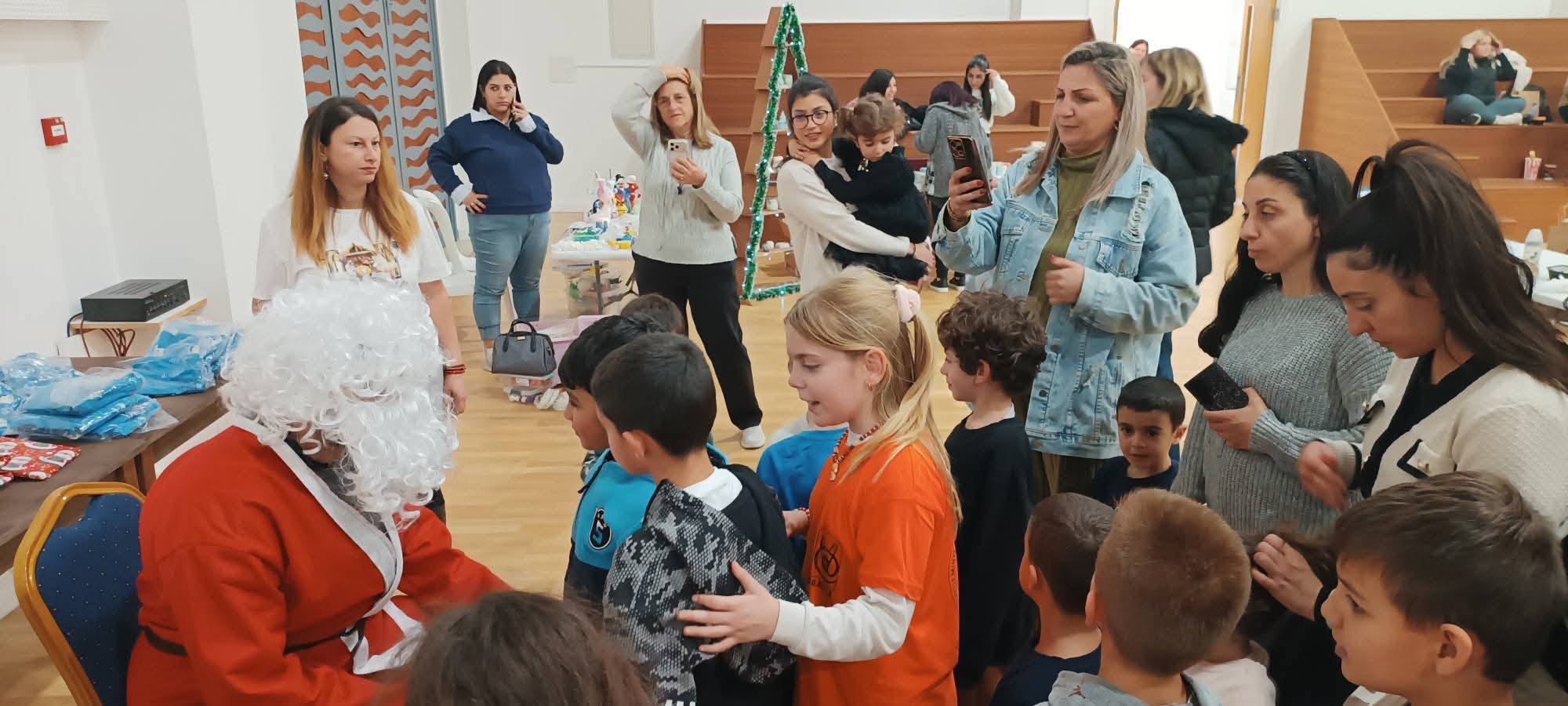 Η μαγεία των Χριστουγέννων ζωντάνεψε στην Κοίλη