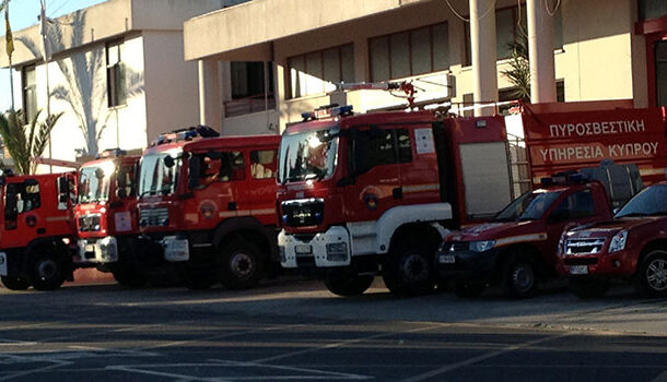 Στις φλόγες μάντρα οχημάτων