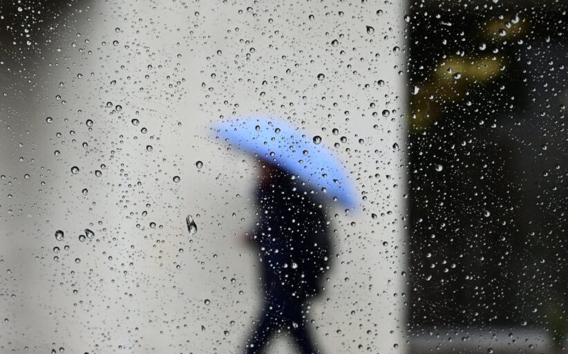 Καιρός: Τοπικές βροχές και μεμονωμένες καταιγίδες με πιθανότητα να πέσει και χαλάζι